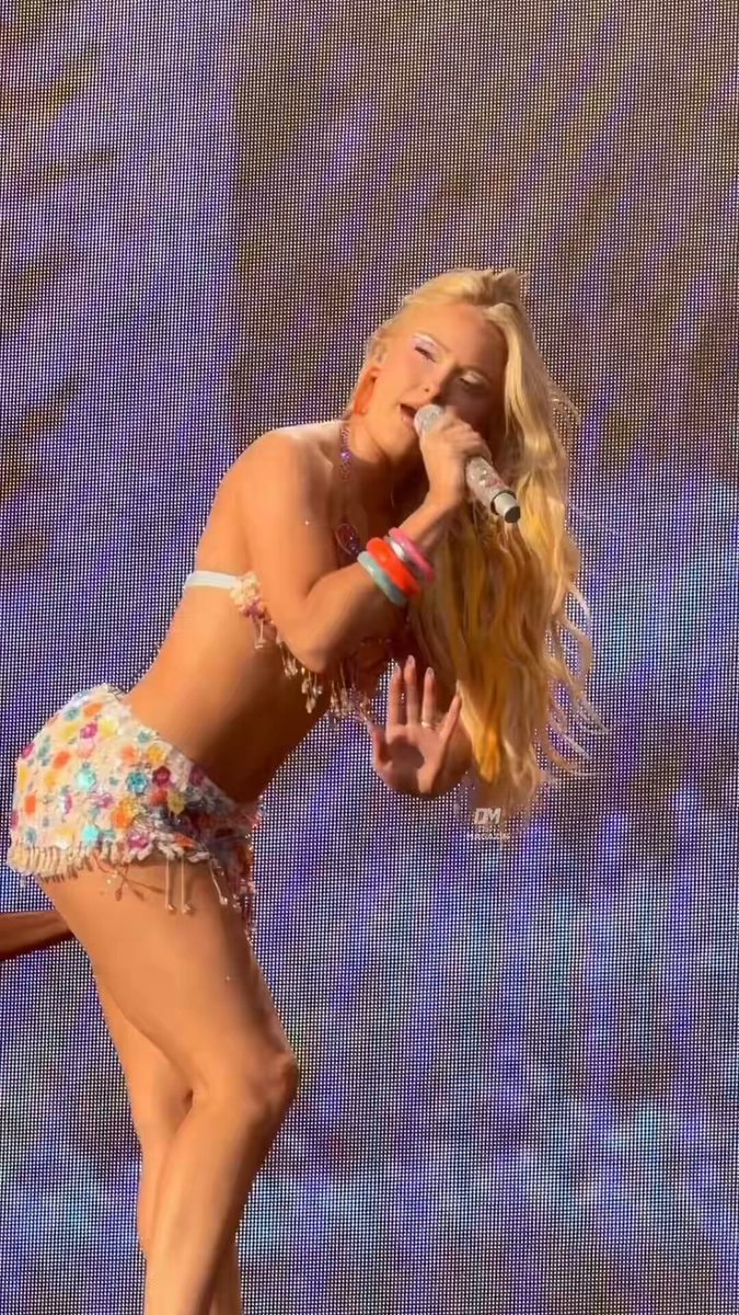 Zara Larsson stage confidence