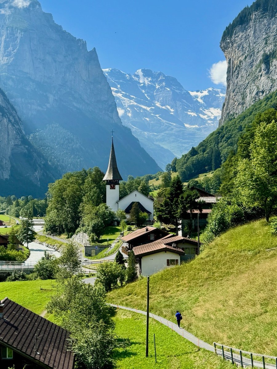 Lauterbrunnen Switzerland (photo 2 of 4)