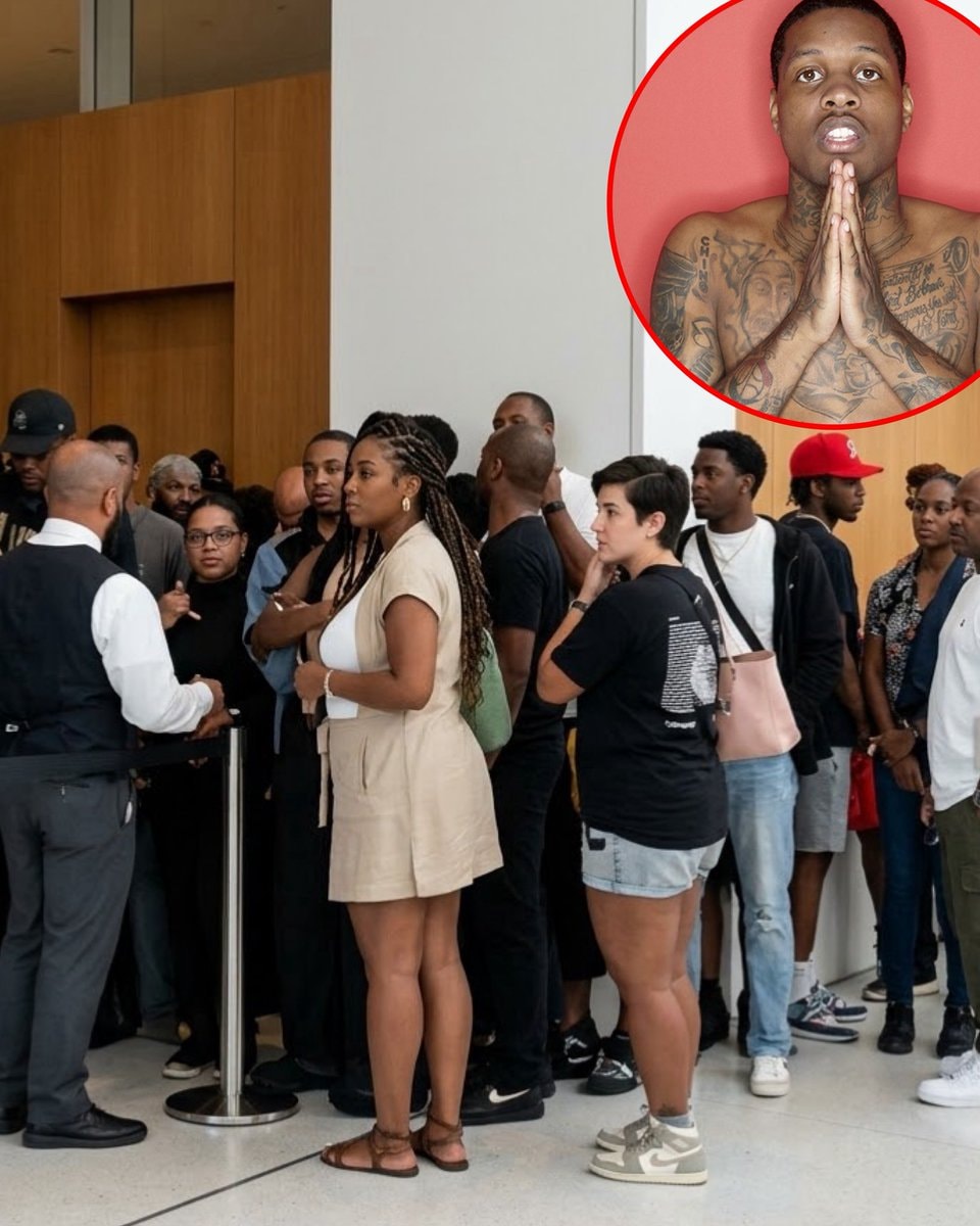 Lil Durk trial crowd waiting