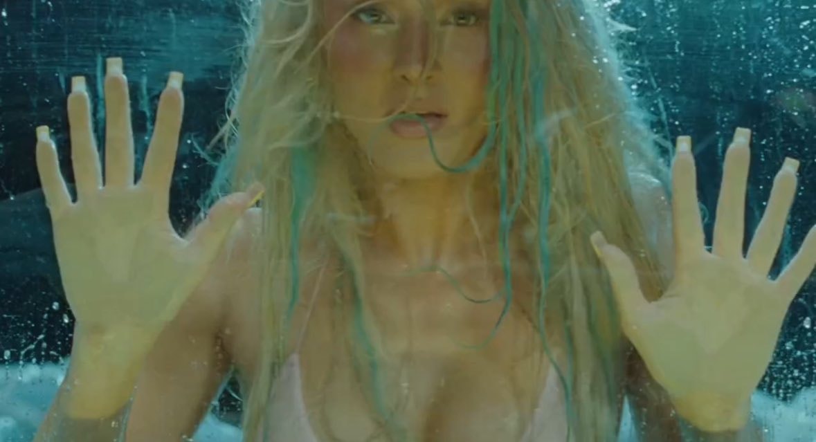 Zara Larsson Blue Moon teaser (photo 2 of 2)