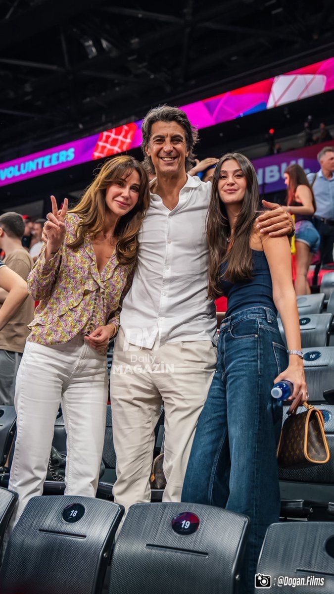 Demet Şener İbrahim Kutluay son Ömer basketball game (photo 2 of 2)