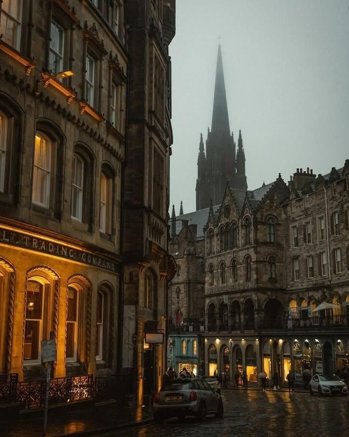Edinburgh Scotland Night (photo 4 of 4)