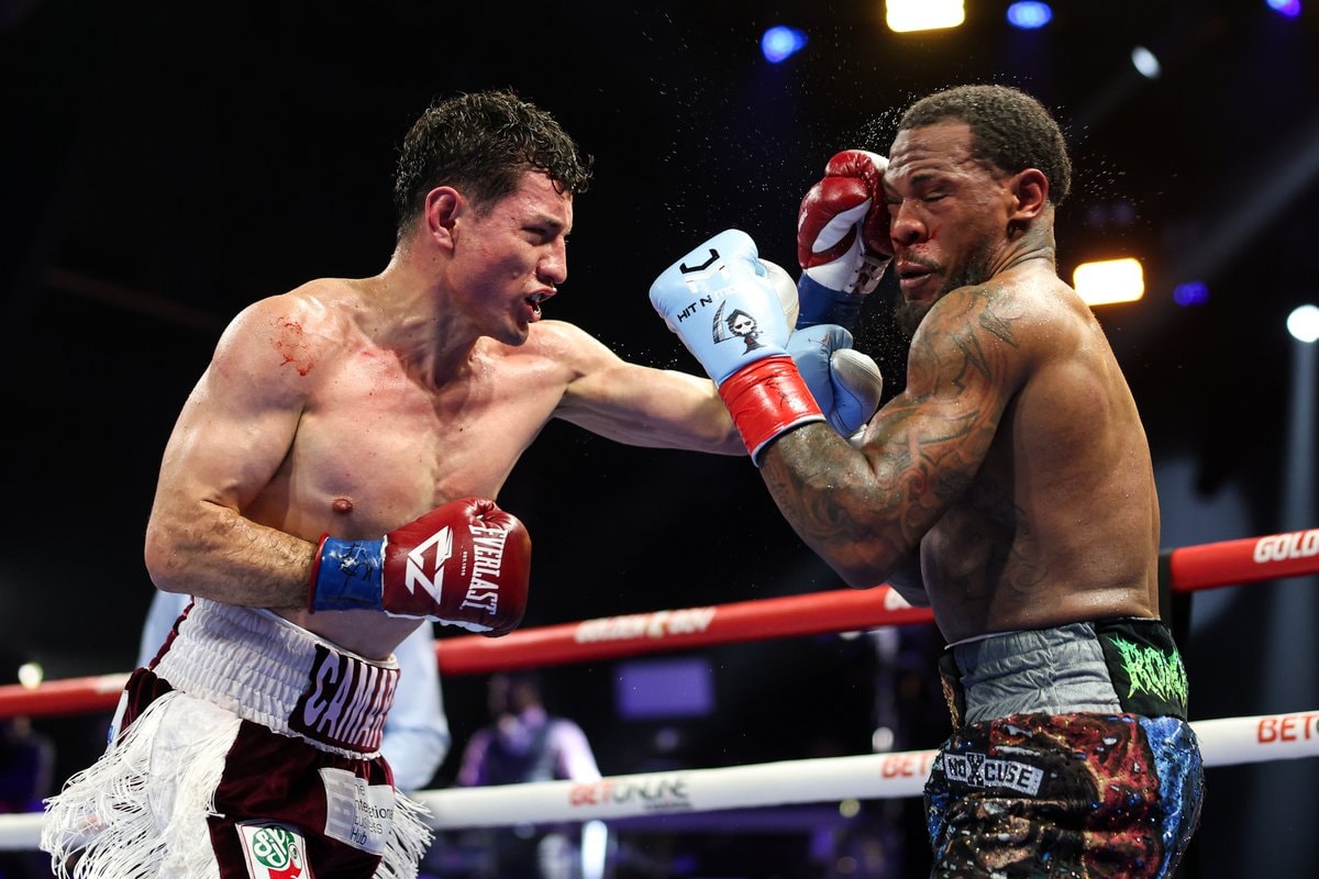 William Zepeda wins WBC lightweight title (photo 3 of 4)