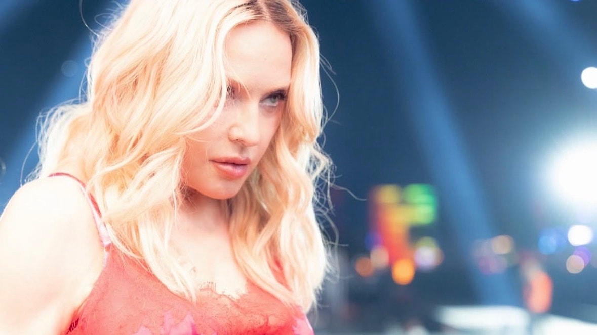 Shakira on World Cup Halftime Show with Madonna and BTS (photo 2 of 3)
