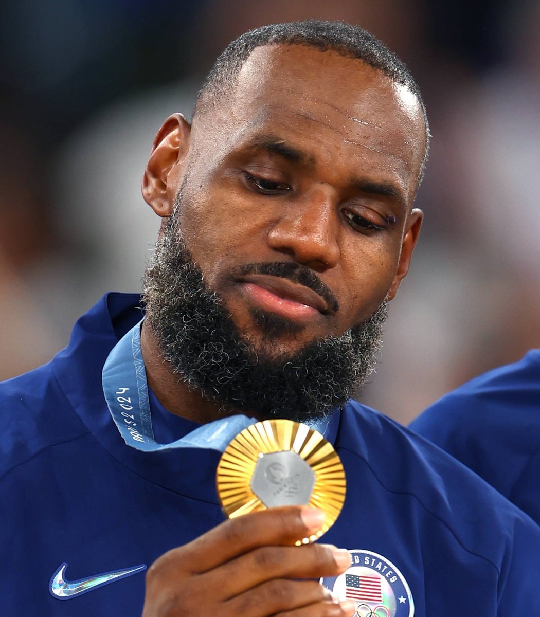 LeBron James responds to Trump anthem criticism