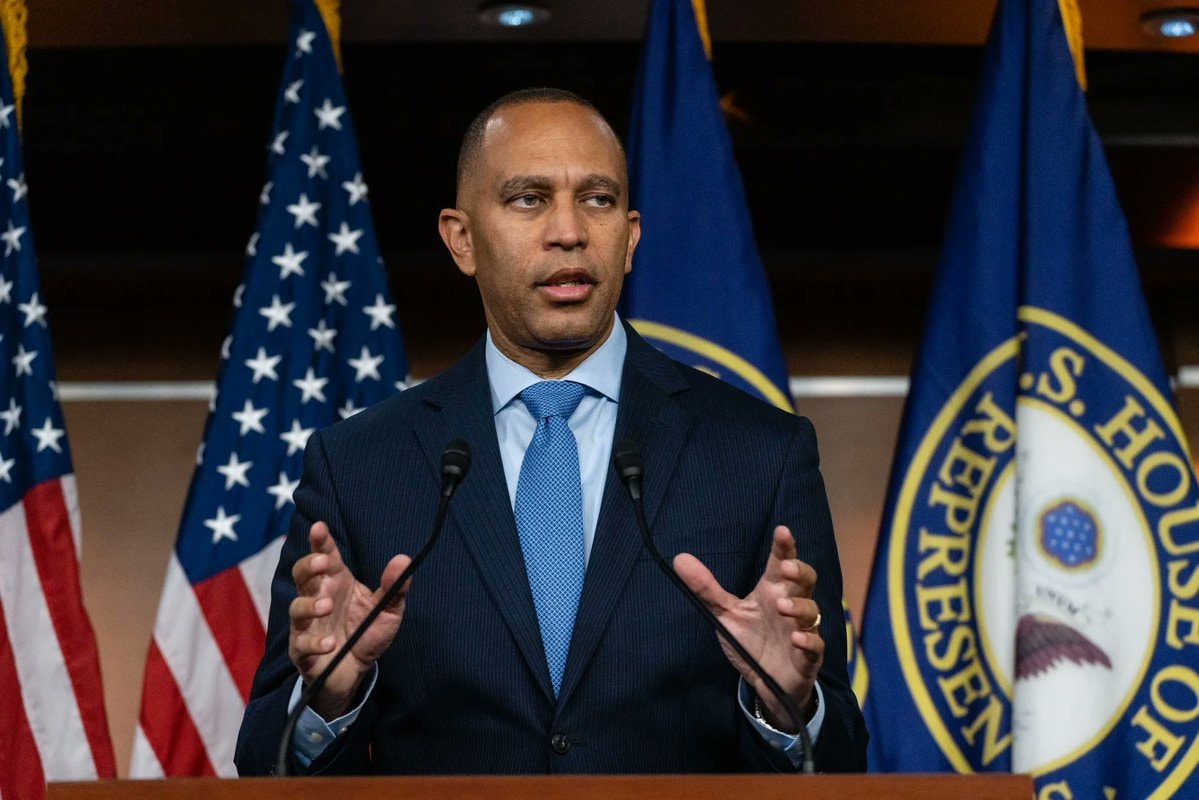 Jared Kushner meets Hakeem Jeffries (photo 2 of 2)