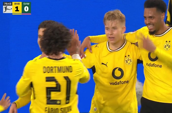 Svensson scores for Borussia Dortmund vs Werder Bremen