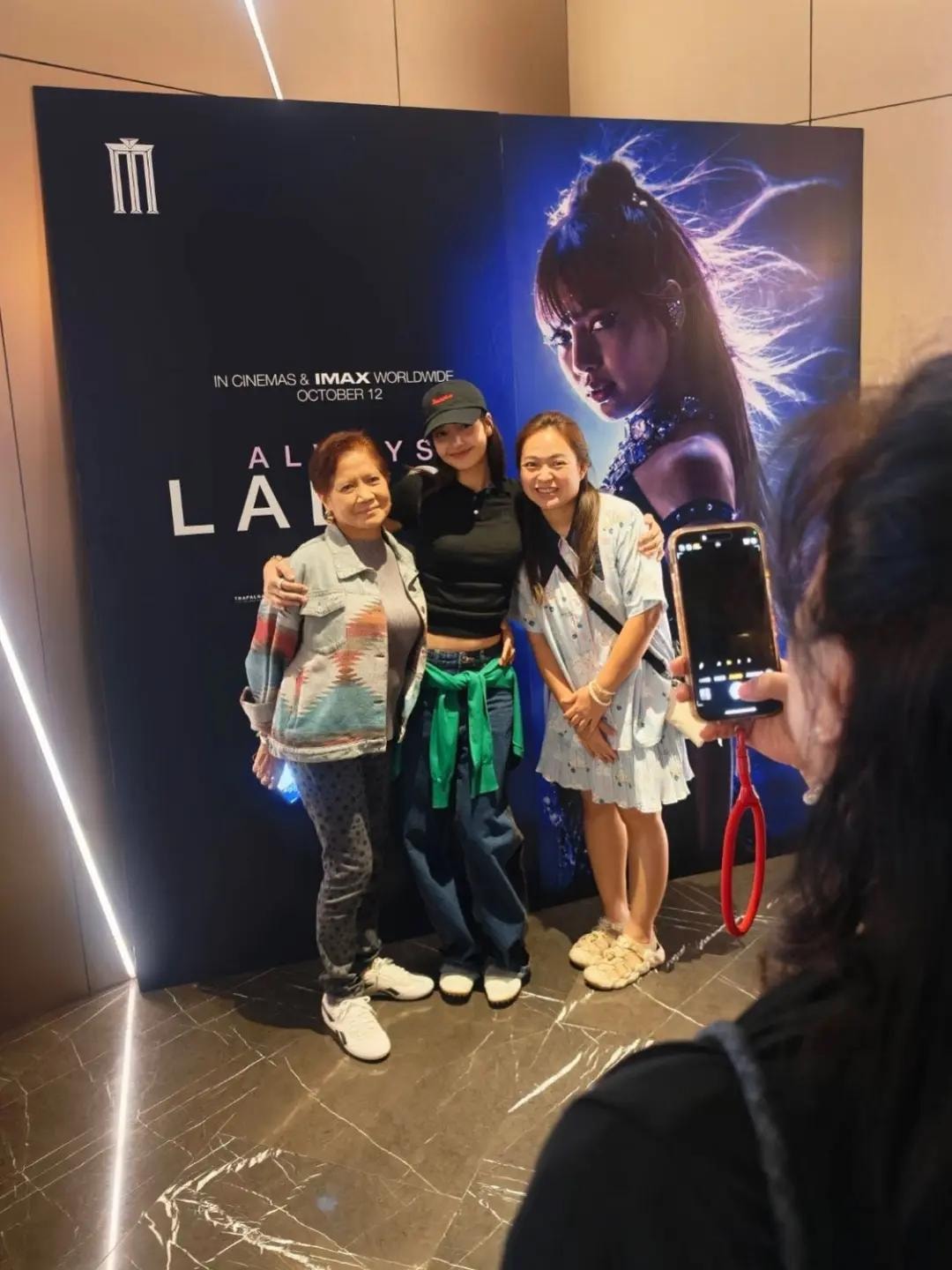 Lisa LALISA fan support (photo 4 of 4)