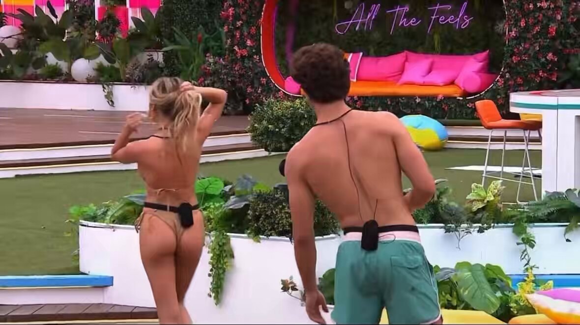 Love Island USA Kenzie back rub mission