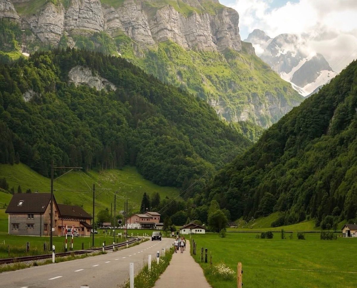 Swiss village landscape (photo 3 of 4)