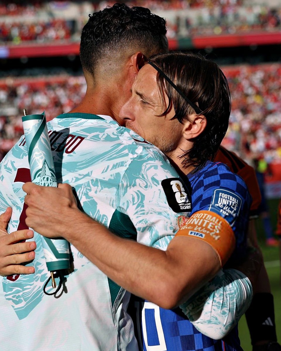 Ronaldo emotional moment on field 🥹🤍🐐 (photo 4 of 4)