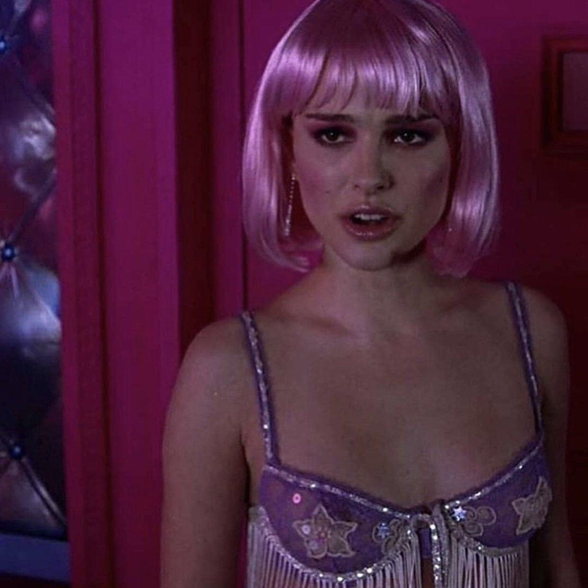 Natalie Portman Closer 2004 (photo 2 of 4)