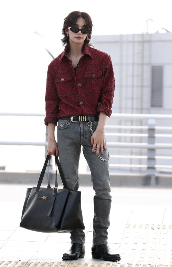 V Top 10 Fashionable K-Pop Idols (photo 4 of 4)