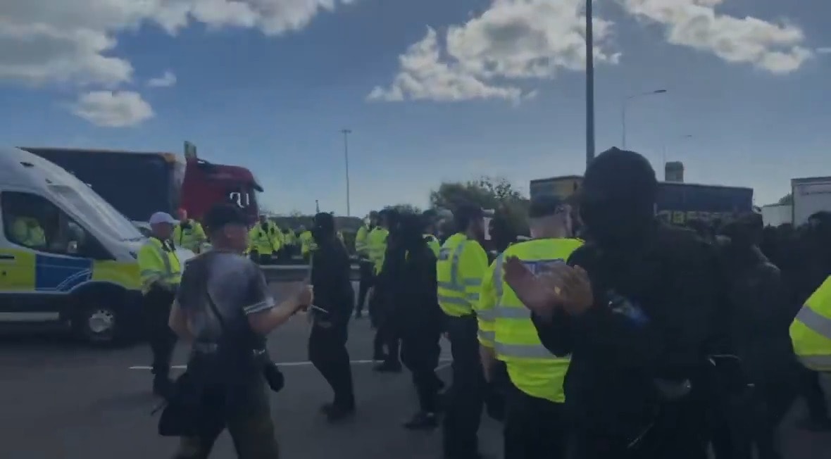 Dover road blockage and police response
