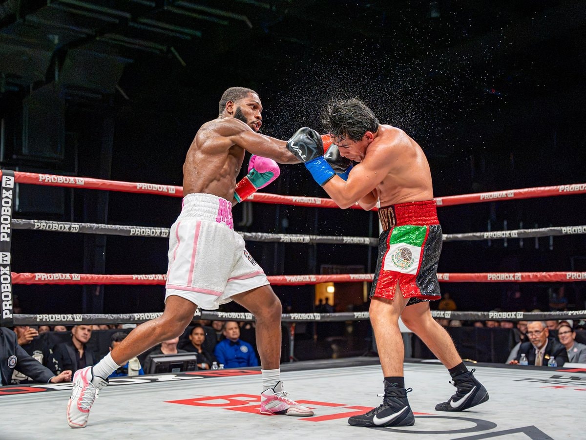 Justin Pauldo wins WBC Latino title (photo 4 of 4)