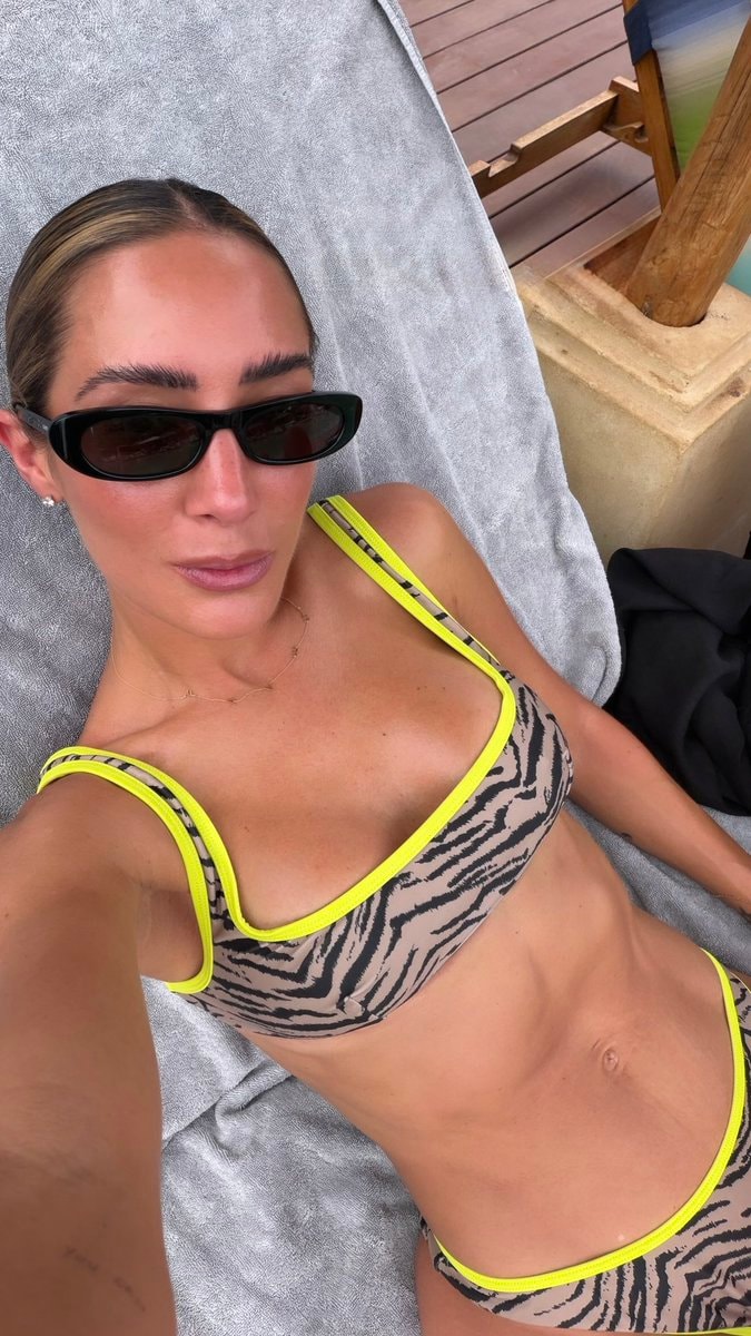 Frankie Bridge selfie