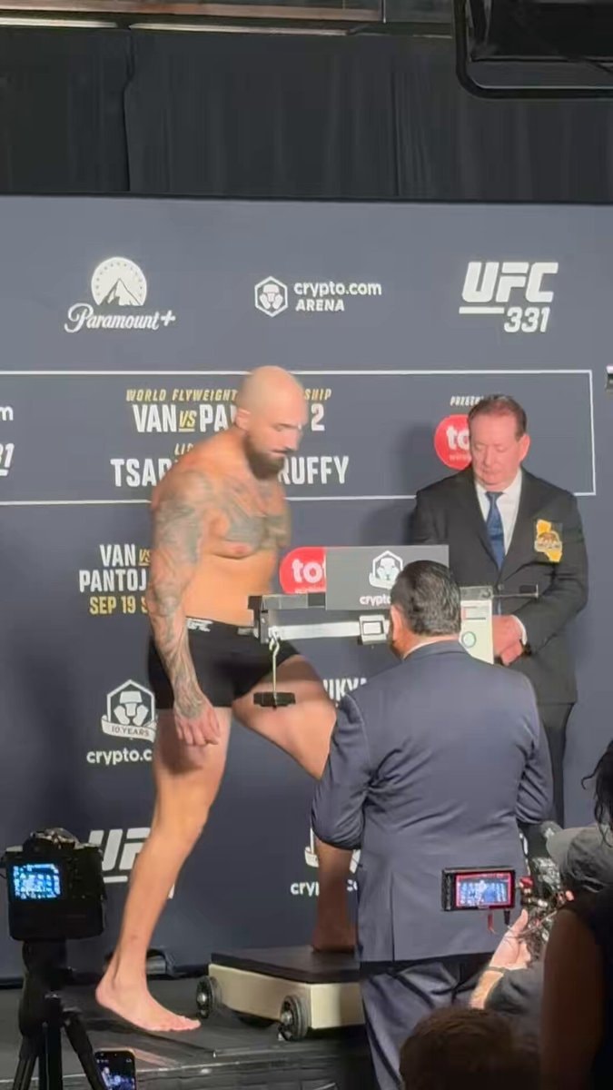 Sean Sharaf UFC331 weigh-in