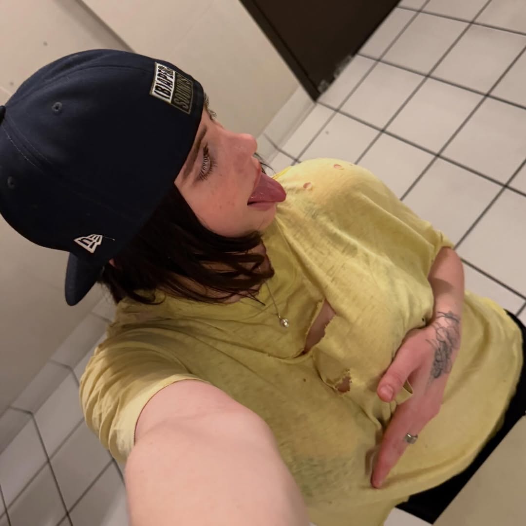 Mirror selfie fit check (photo 2 of 2)