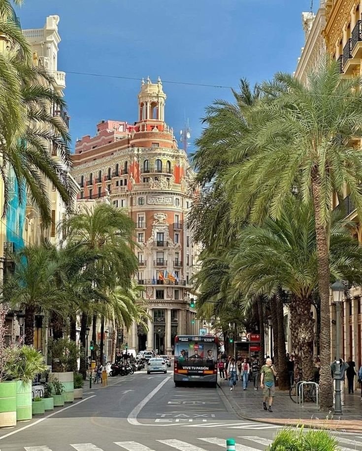 Valencia, Spain coastal town (photo 2 of 4)