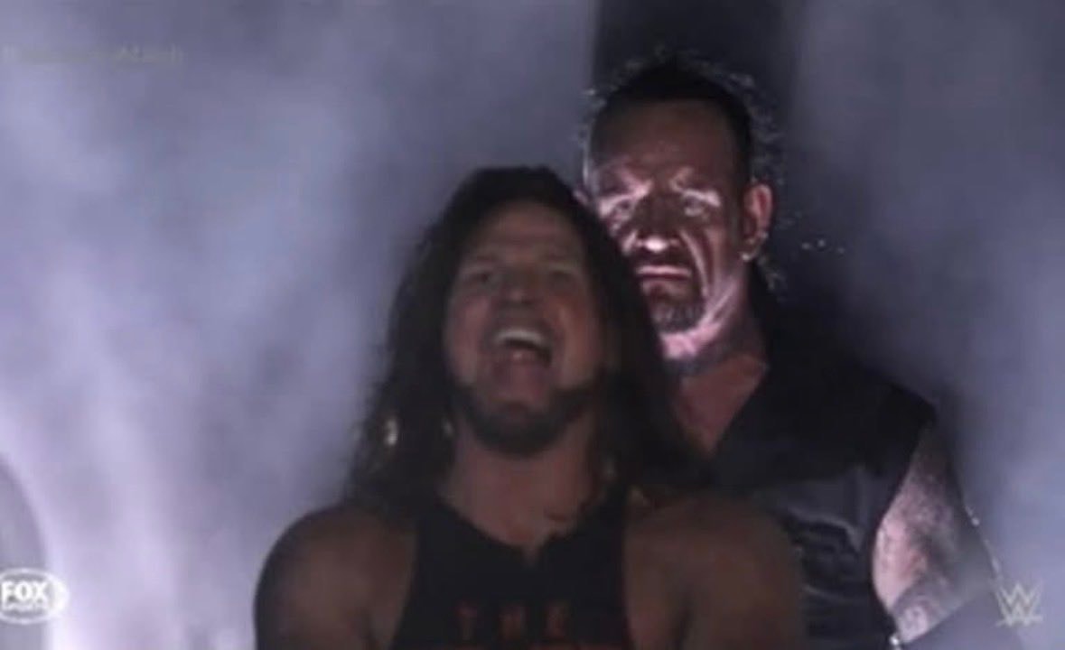 long haired wrestler crowd reaction (photo 2 of 2)