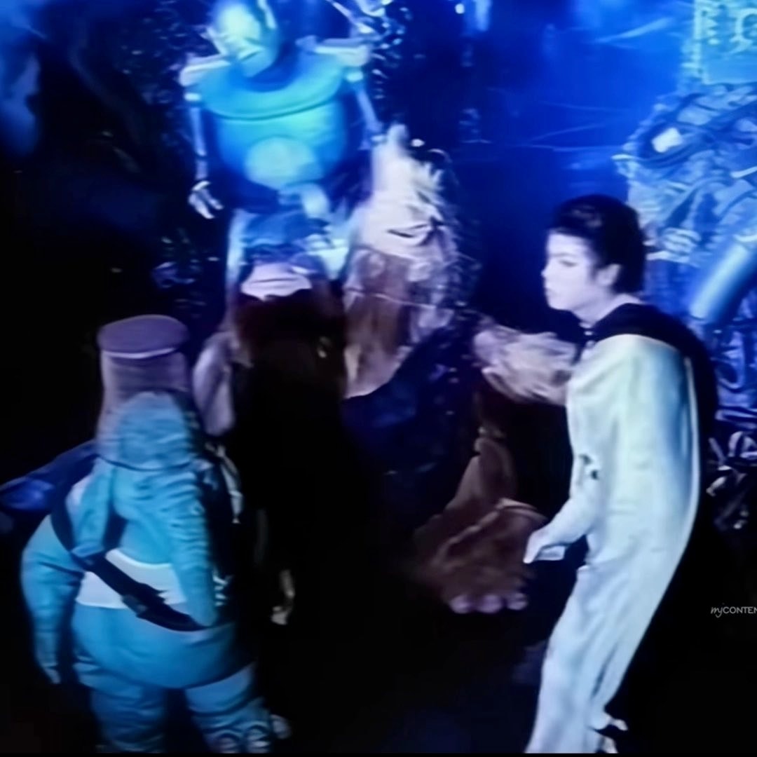 Captain EO Hooter reaction