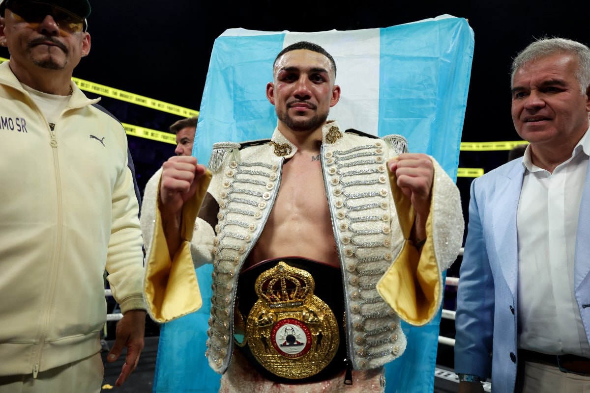 Teofimo Lopez wins vs Rolly Romero (photo 1 of 4)