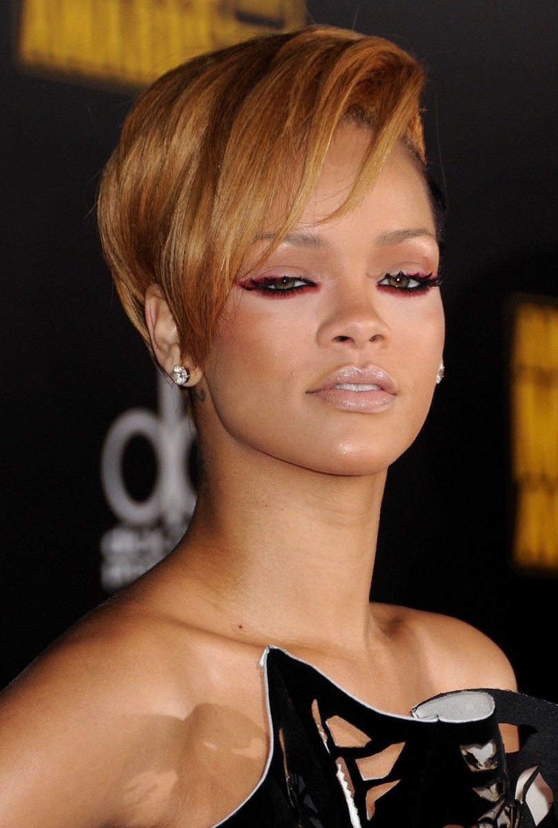 Rihanna rated r moment (photo 2 of 2) Rihanna rated r moment (photo 2 of 2)