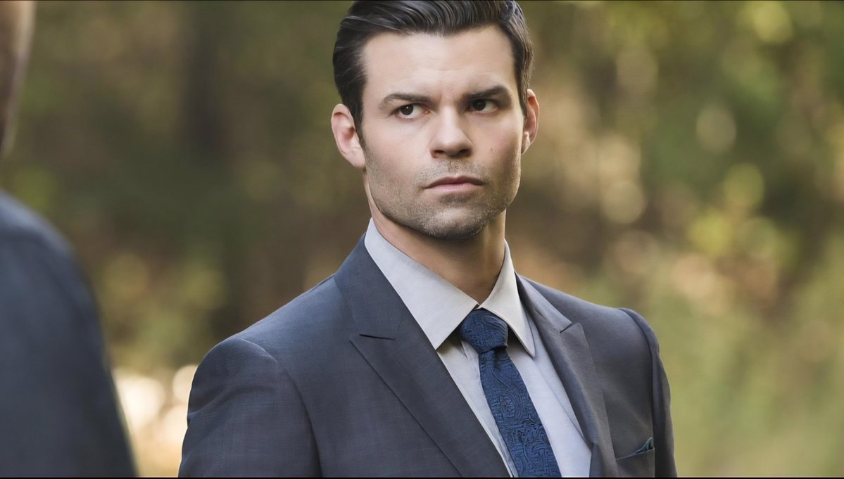 Elijah Mikaelson vs Matthew Clairmont (photo 1 of 2)
