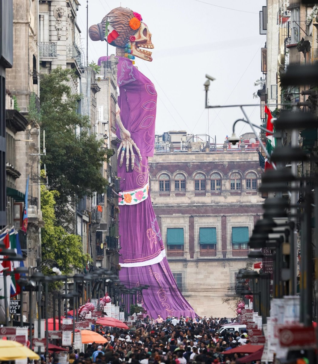 Mexico City La Catrina monument