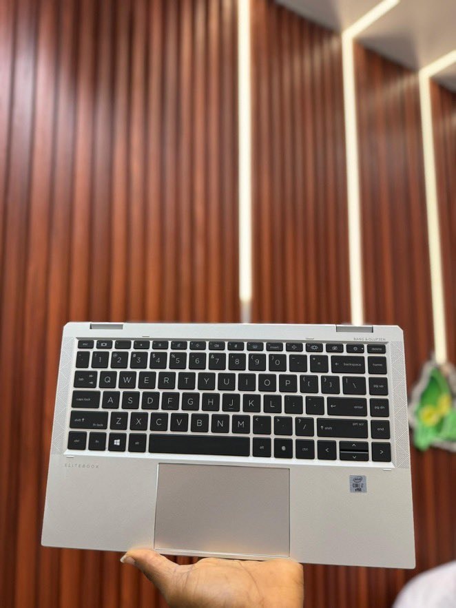 HP EliteBook 1040 G7 (photo 3 of 4)