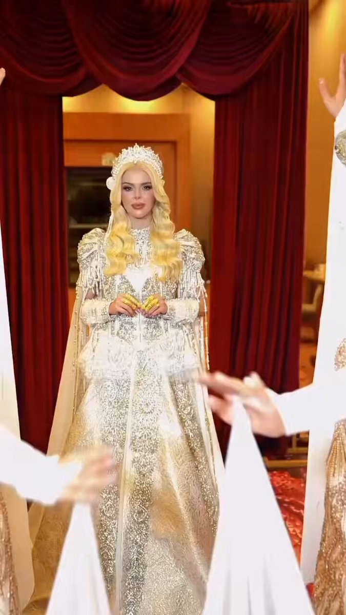 Fenomen Çağla Öz henna dresses