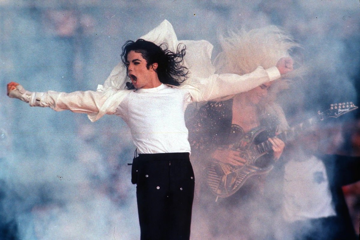 Michael Jackson performing live