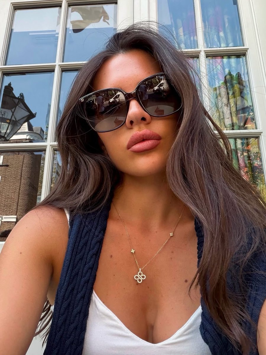 Gemma Owen selfie (photo 1 of 2)