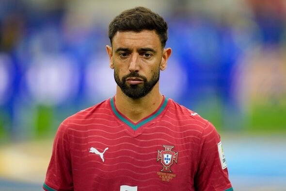 Bruno Fernandes red jersey