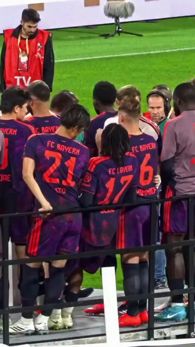 Olise reaction German Supercup Bayern Olise reaction German Supercup Bayern