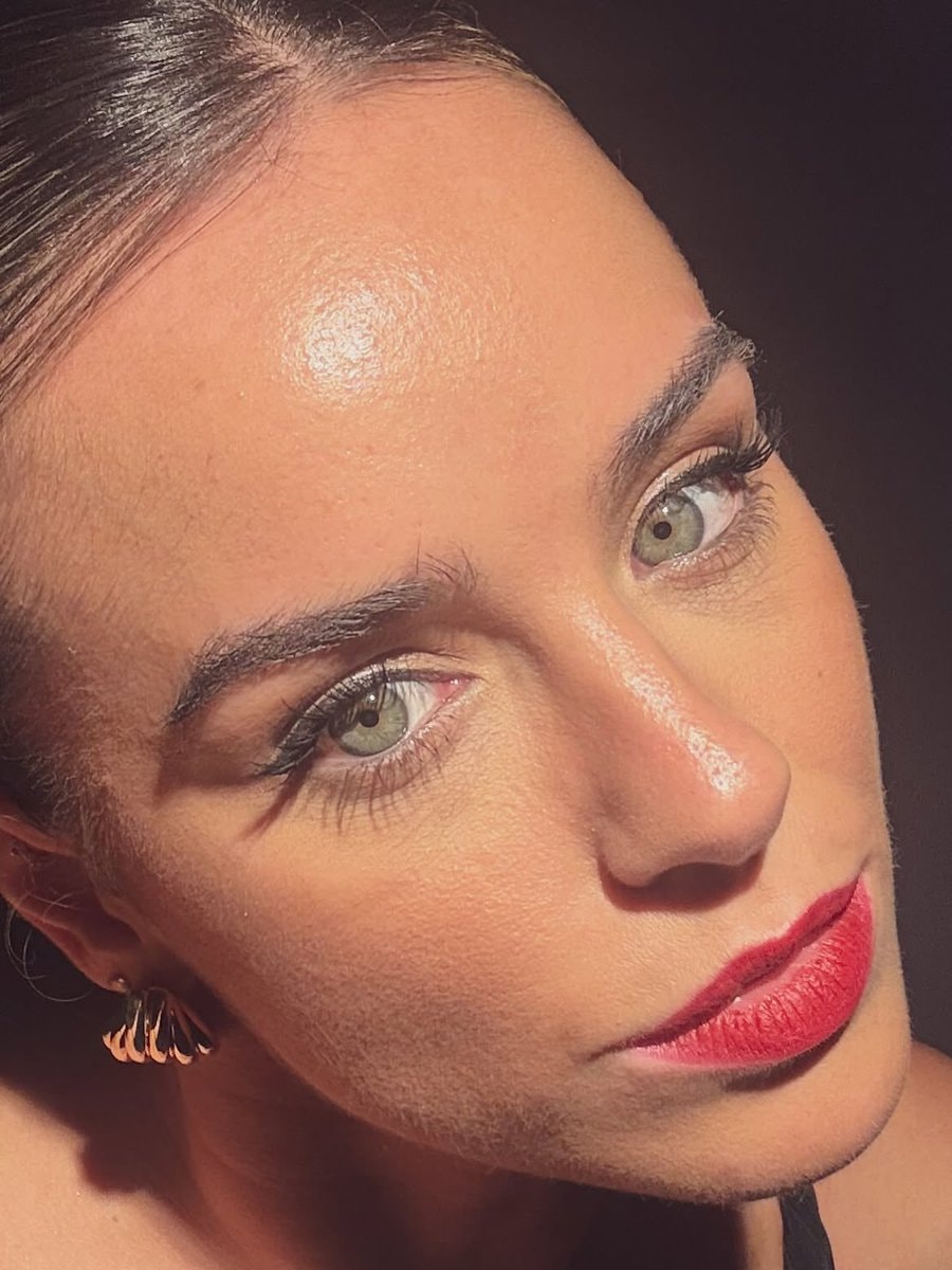 Georgia May Foote (photo 1 of 4)