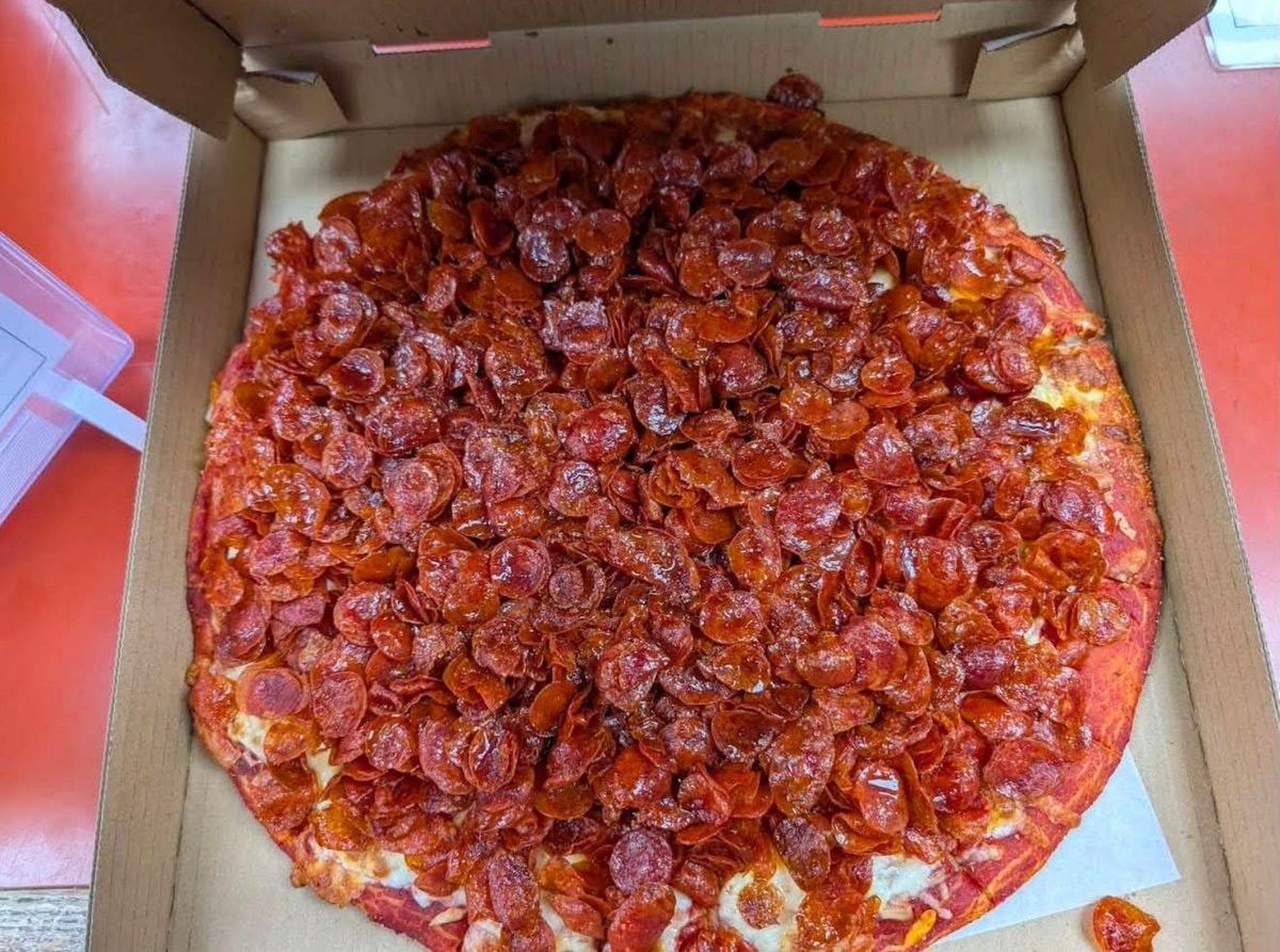 Pizza with pepperoni Pizza with pepperoni