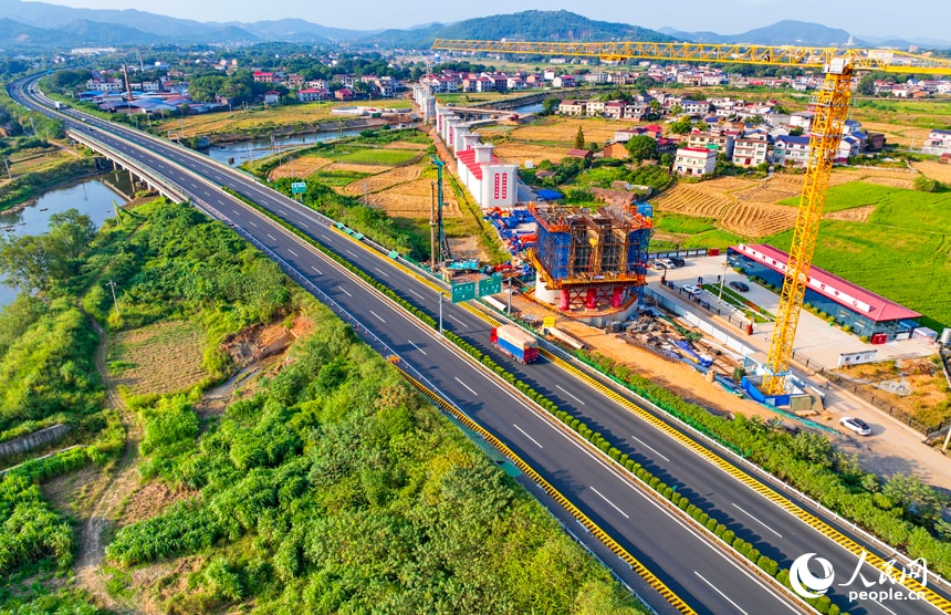 Lishui River Bridge construction Jiangxi (photo 2 of 4) Lishui River Bridge construction Jiangxi (photo 2 of 4)