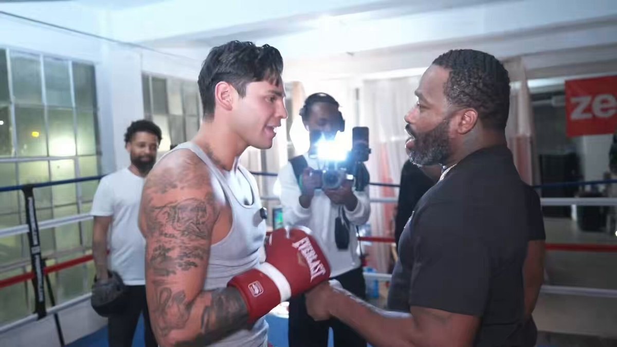 Ryan Garcia Adrien Broner boxing ring