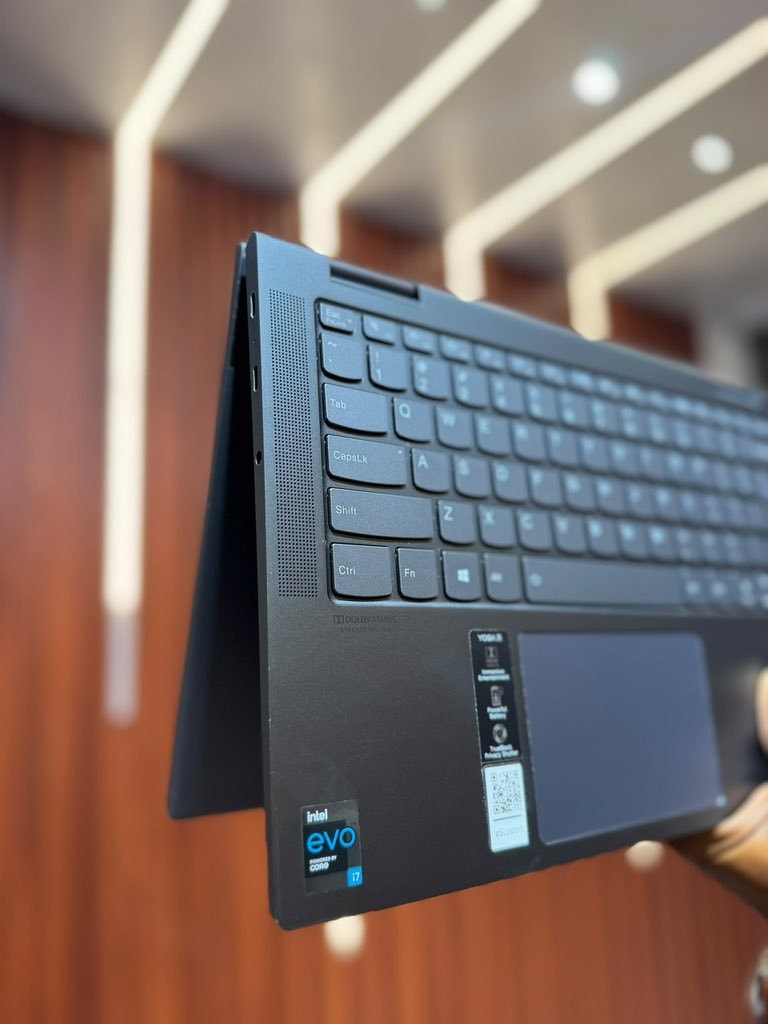 Lenovo Yoga 7i specs and price (photo 2 of 4) Lenovo Yoga 7i specs and price (photo 2 of 4)