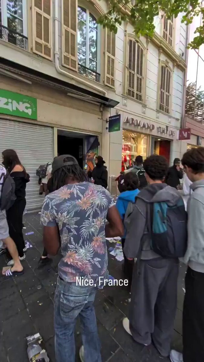 Micromania owner attacked in Nice