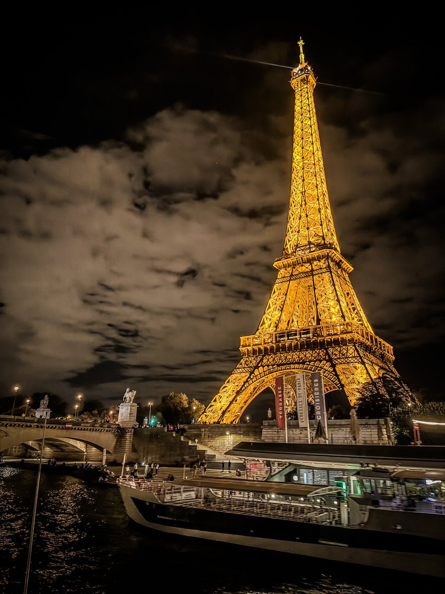 eiffel tower paris france