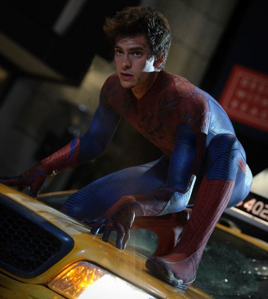 Andrew Garfield 43rd birthday (photo 2 of 3)