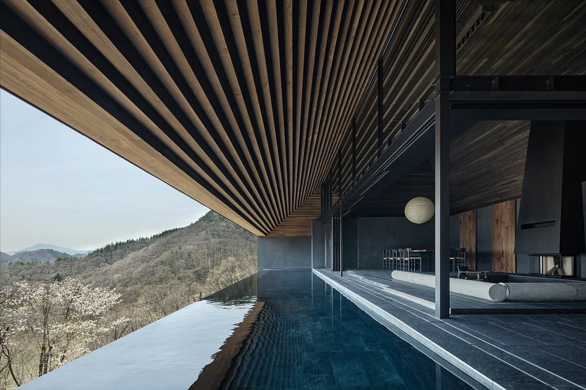 Japan hotel interior design (photo 2 of 4)