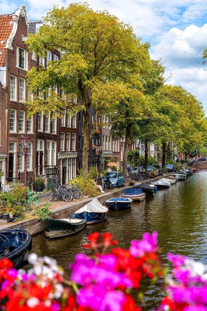 Amsterdam canal scene
