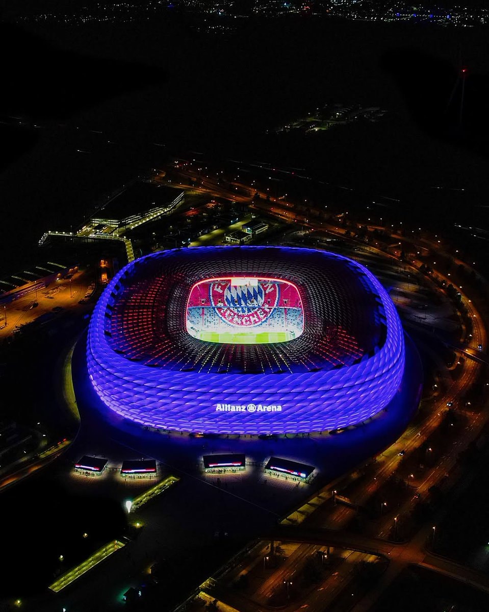 Allianz Arena Munich (photo 2 of 4)