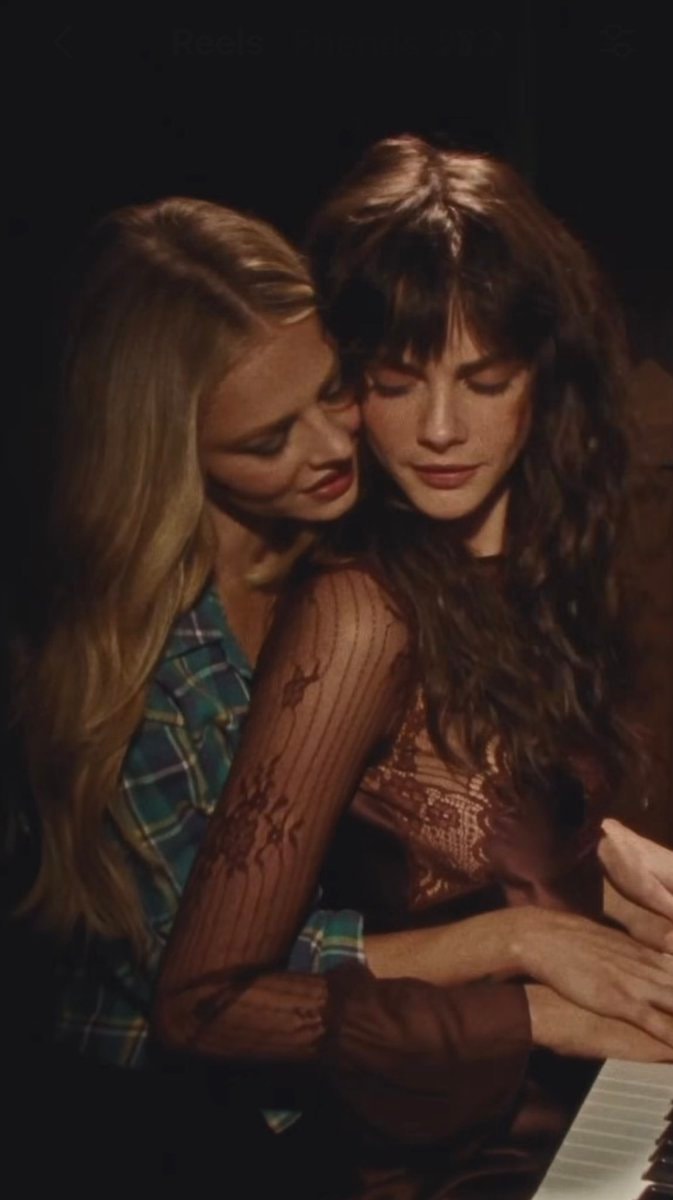 Samara Weaving Cara Delevingne Crazy Baby (photo 1 of 2)