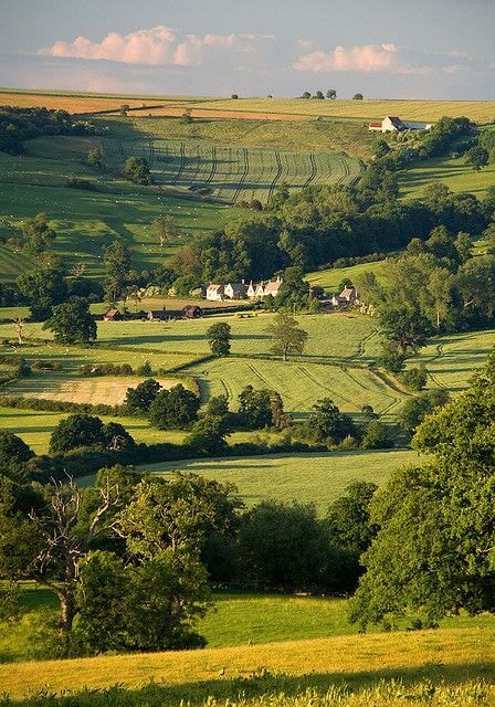 Cotswolds village England (photo 3 of 4)