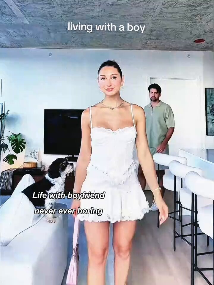 girlfriend living arrangement