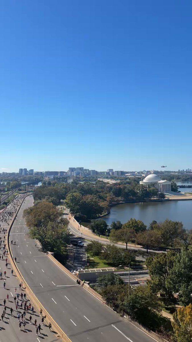 Trump flies over Marine Corps Marathon